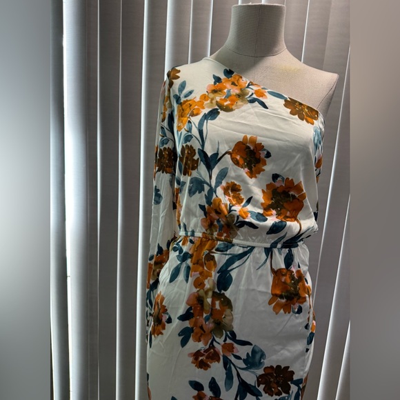 🌸AMTIOUS floral one shoulder dress ✨ - Picture 6 of 9